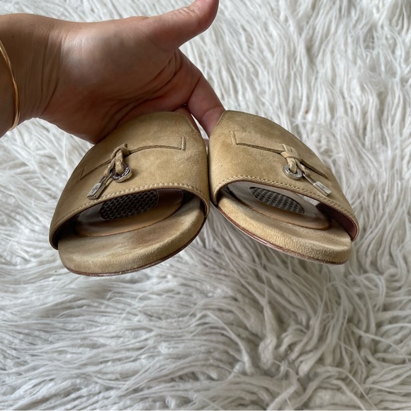 Loro Piana Natural Tan Open Toe Flat Suede Charm Slide Mules EUC Size 37.5 - Picture 5 of 12